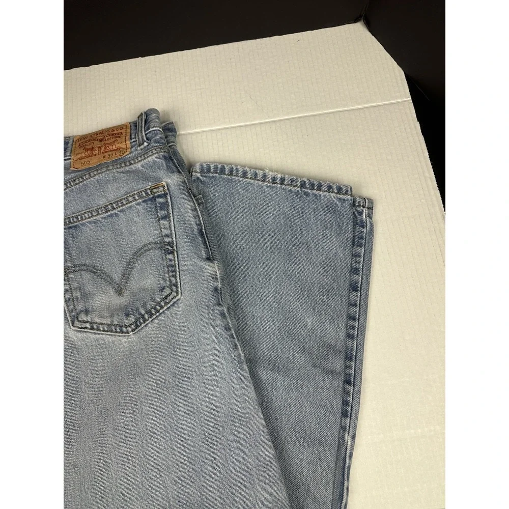 Vintage Levis 505 Jeans Mens 36x30 Regular Fit Faded Medium Wash Blue Denim Y2K